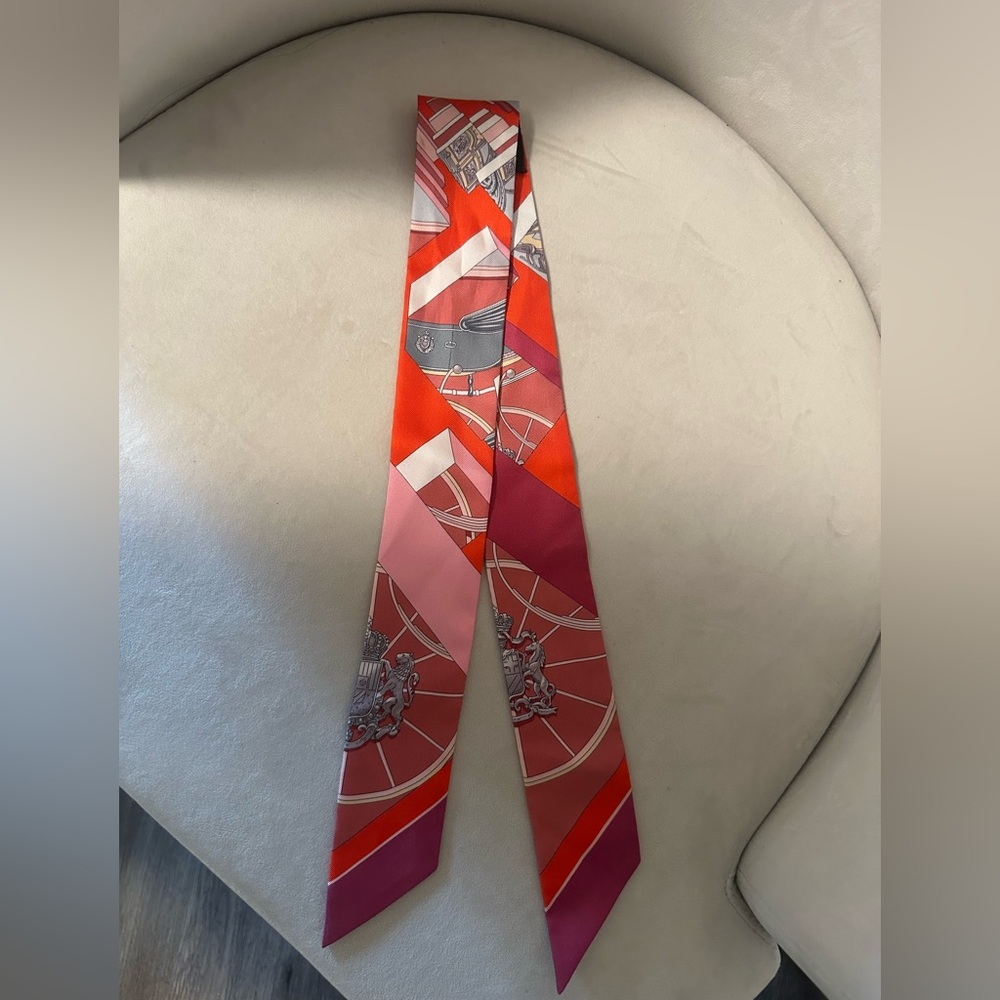 Hermes Twilly- and Pink Patterned